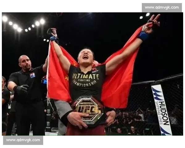 柔术血脉加冕！巴西背景邓恩斩获 UFC 草量级冠军